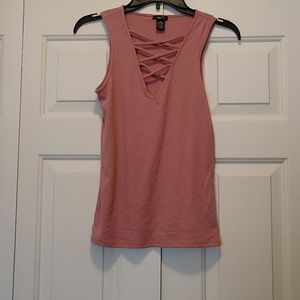 Nosleeve V-neck top